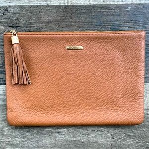 Gigi New York Uber Clutch